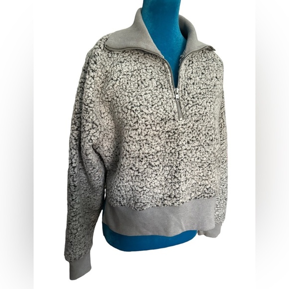 Pink Victoria Secret Gray cropped fuzzy sherpa fleece pull over sweat shirt top - Picture 4 of 9